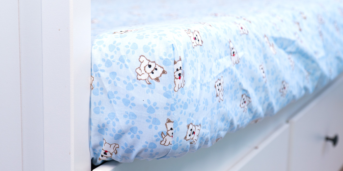 prześcieradło 80x160 łapki niebieskie z gumką